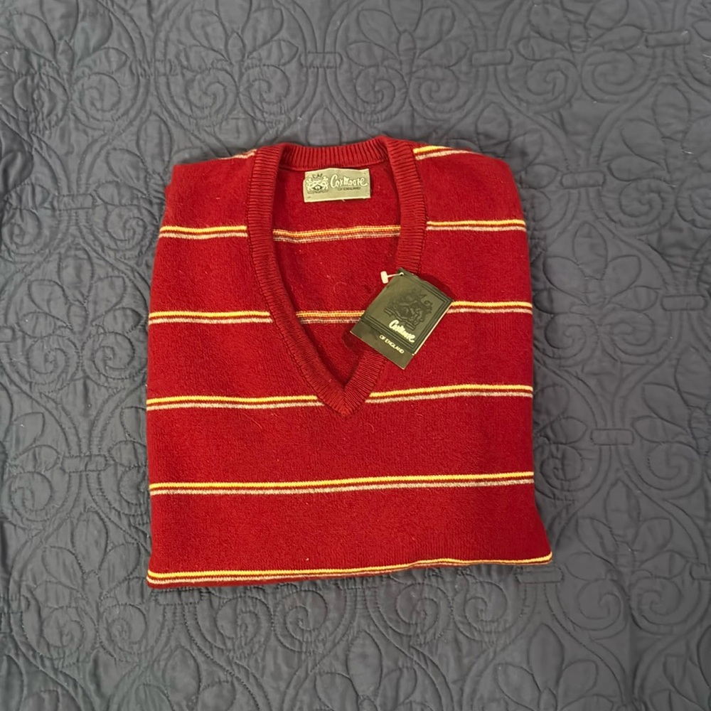 Coxmoore of England - Cashmere, made in UK V Neck Sweater - NWT